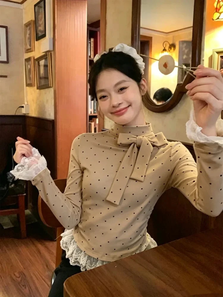 CHICMORE Atasan lengan panjang wanita motif polkadot dengan kerah mock-neck
