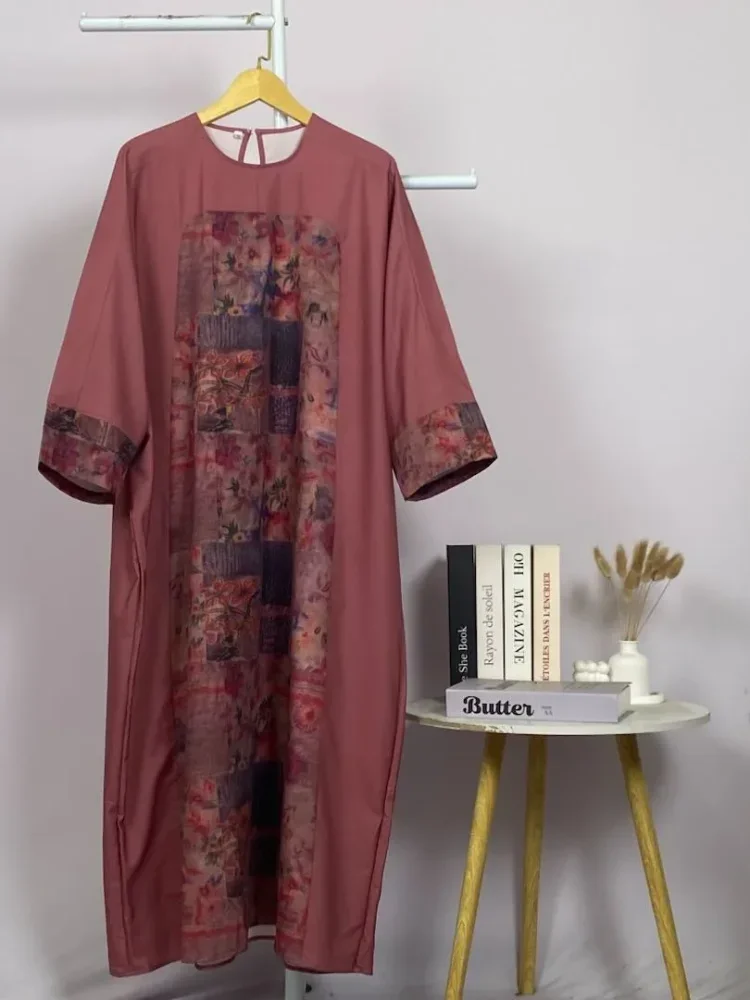 ASAYA Gaun berleher bulat, polos dengan potongan vertikal dan motif tradisional