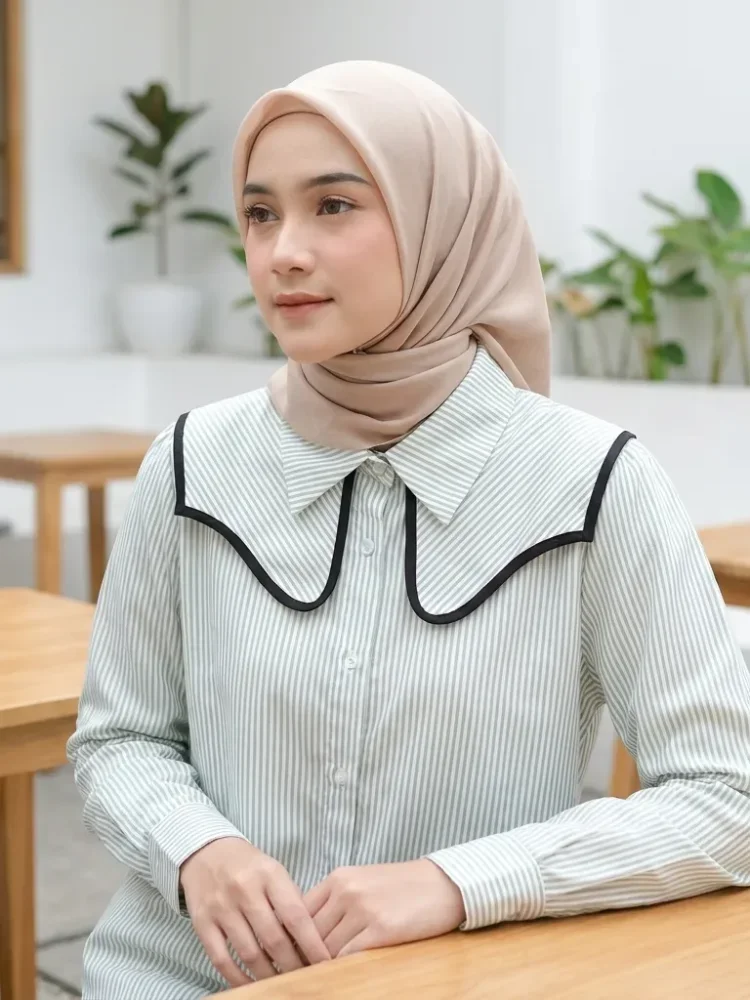 ASAYA Kemeja lengan panjang wanita dengan motif garis, desain kerah ganda yang pudar