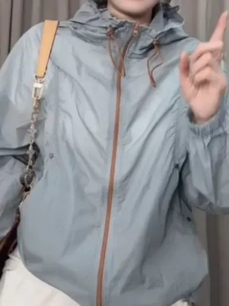 CHICMORE Atasan wanita jaket lengan pajang dengan zipper model hoded warna solid