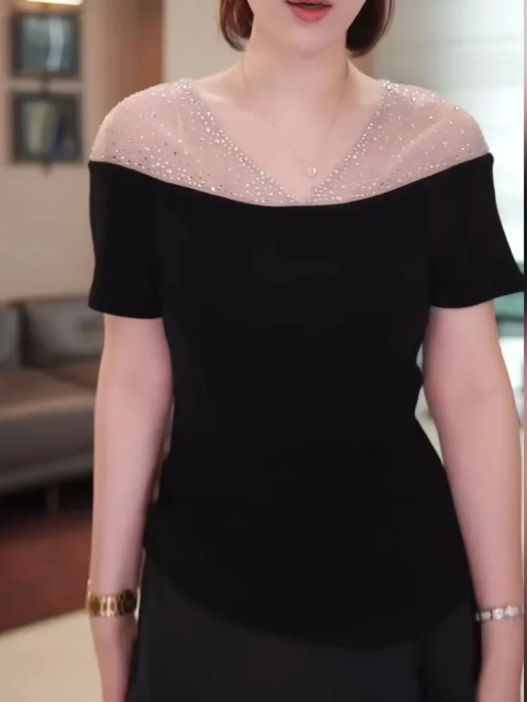 FADFAD Kaus wanita kerah v neck lengan pendek dengan hiasan mutiara