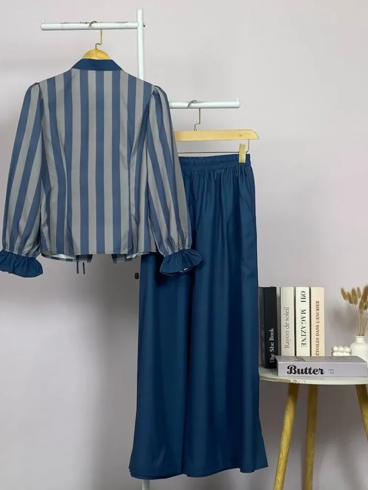ASAYA Setelan wanita motif garis biru, lengan lonceng, resleting tangan, gaya sederhana, dipadukan dengan celana panjang polos