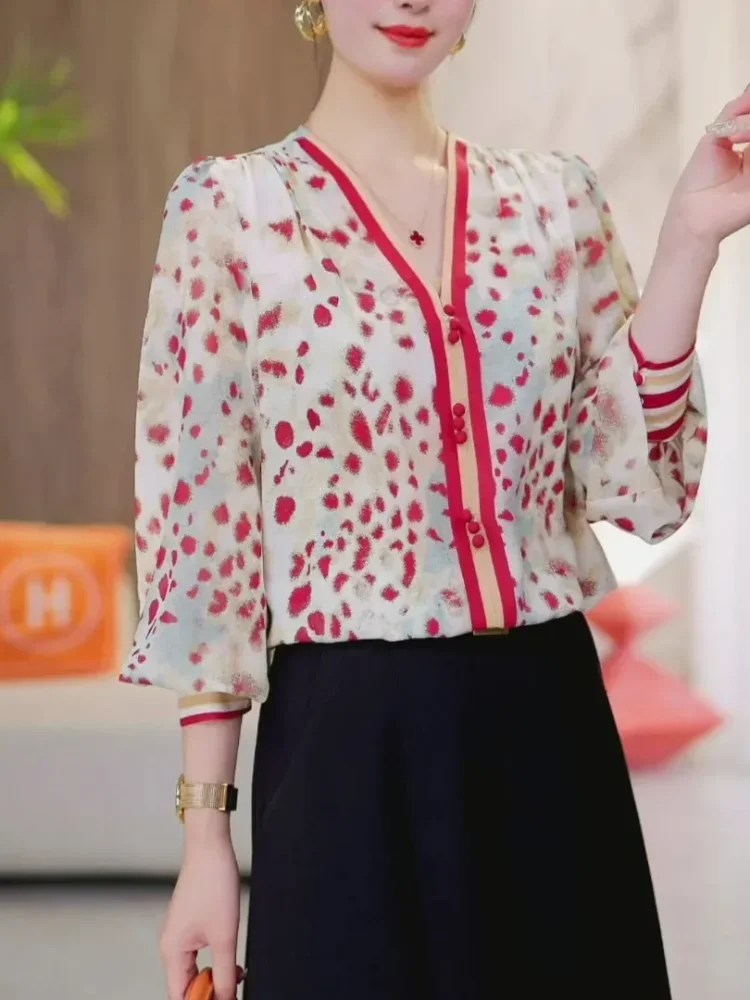 FADFAD Atasan kaos longgar lengan sedang leher v bermotif untuk wanita