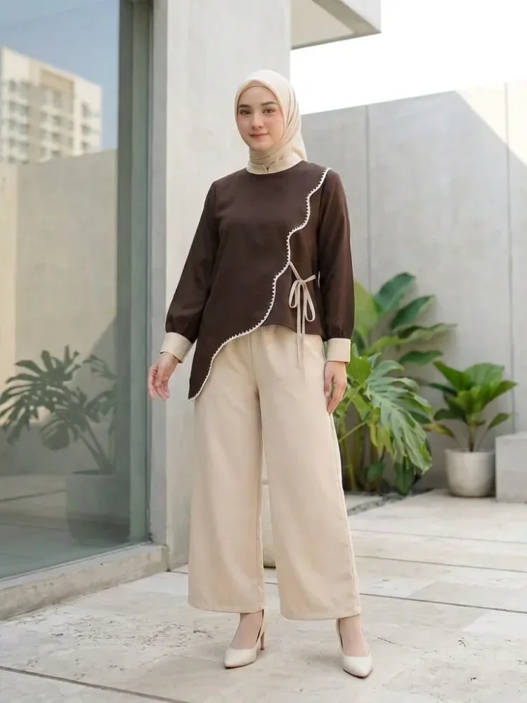 ASAYA Atasan dengan efek gelombang dua lapis, dilengkapi pita berbentuk kupu-kupu dan tali anyaman gigi anjing, lengan panjang, dipadukan dengan set celana panjang polos