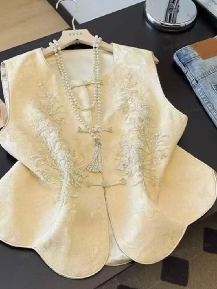 FADFAD Rompi baru yang trendi dengan desain kain jacquard.