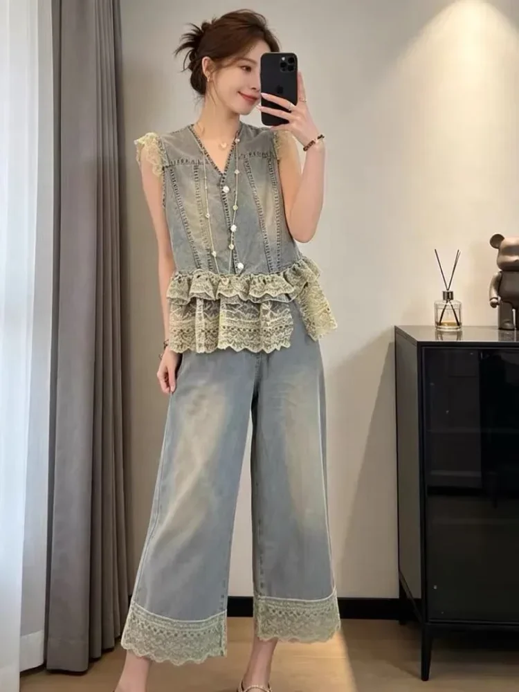 FADFAD Set rompi denim dengan panel renda dan celana berkaki lebar untuk wanita