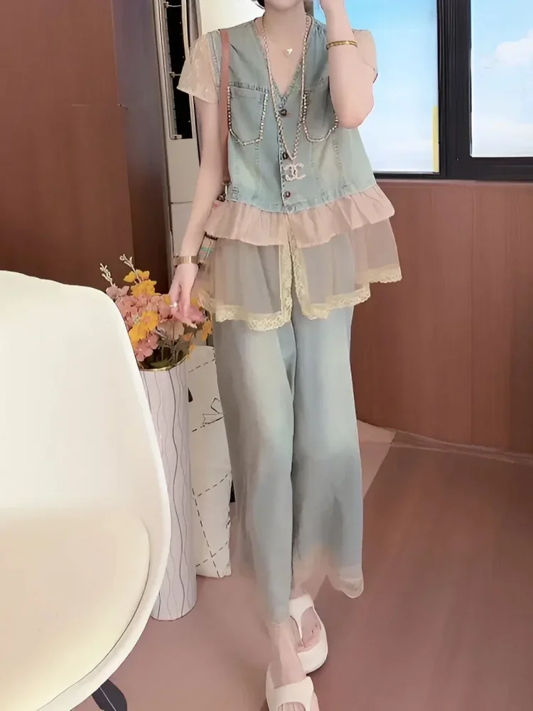FADFAD Set rompi denim dengan panel renda dan celana berkaki lebar untuk wanita