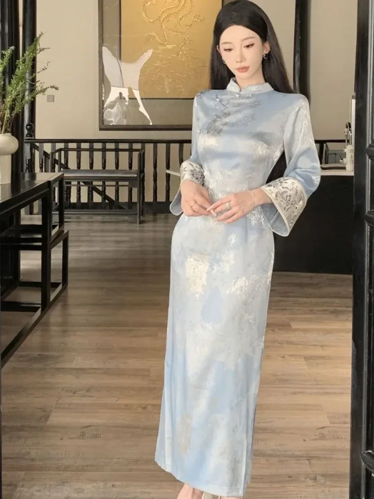 FADFAD Gaun bermotif slim-fit yang modis dan elegan
