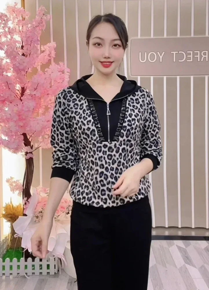 FADFAD Atasan wanita lengan panjang dengan motif cetak gaya modern