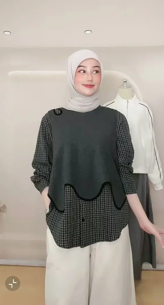 CHICMORE Atasan wanita model dua potong palsu dengan kerah polo kasual