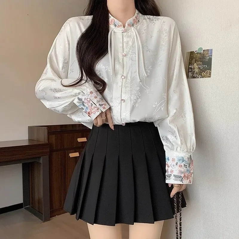 FADFAD Atasan lengan panjang jacquard yang modis dengan bordir minimalis