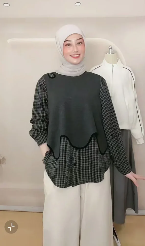 CHICMORE Atasan wanita model dua potong palsu dengan kerah polo kasual