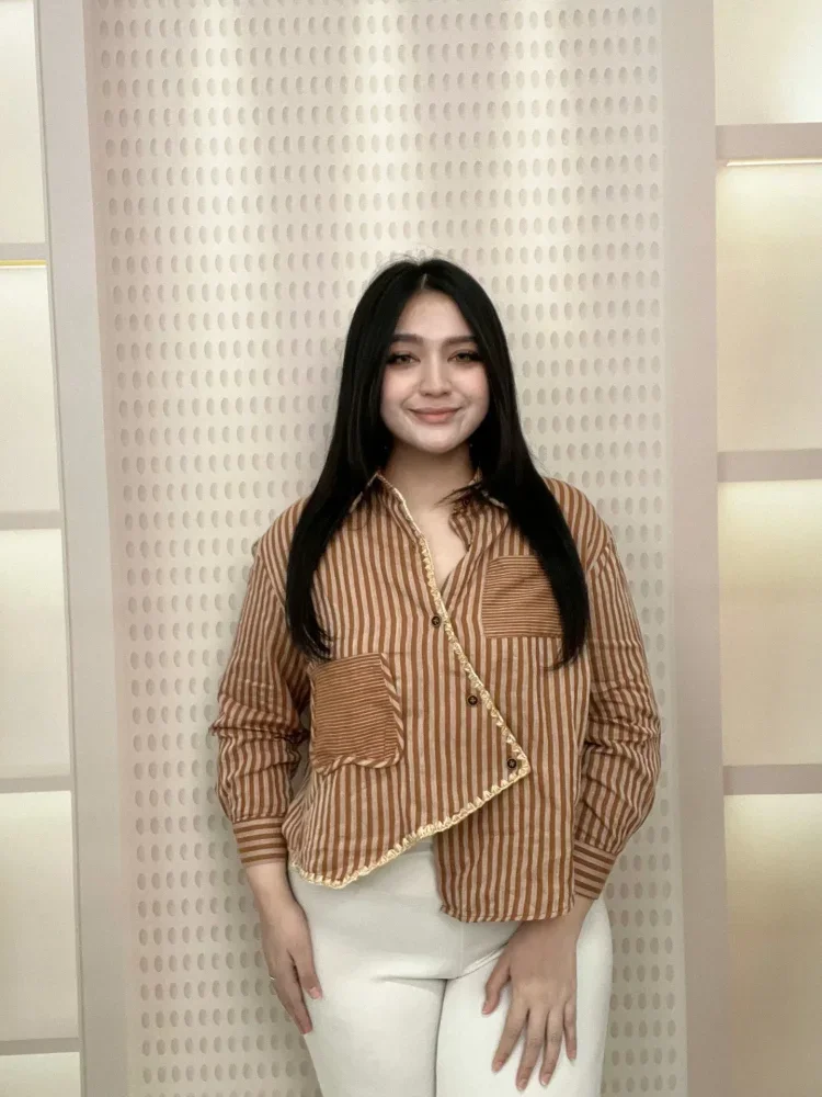 FADFAD Atasan blouse lengan panjang mode ruffle bergaya mewah elegan untuk wanita
