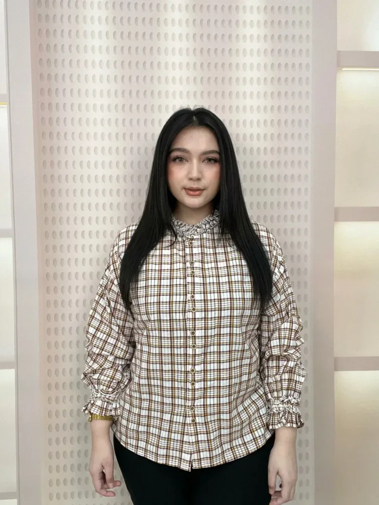 FADFAD Atasan kemeja wanita lengan panjang moitf kotak-kotak aksen ruffle gaya retro casual