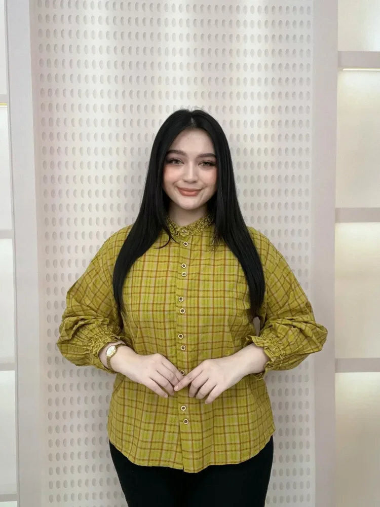 FADFAD Atasan kemeja wanita lengan panjang moitf kotak-kotak aksen ruffle gaya retro casual