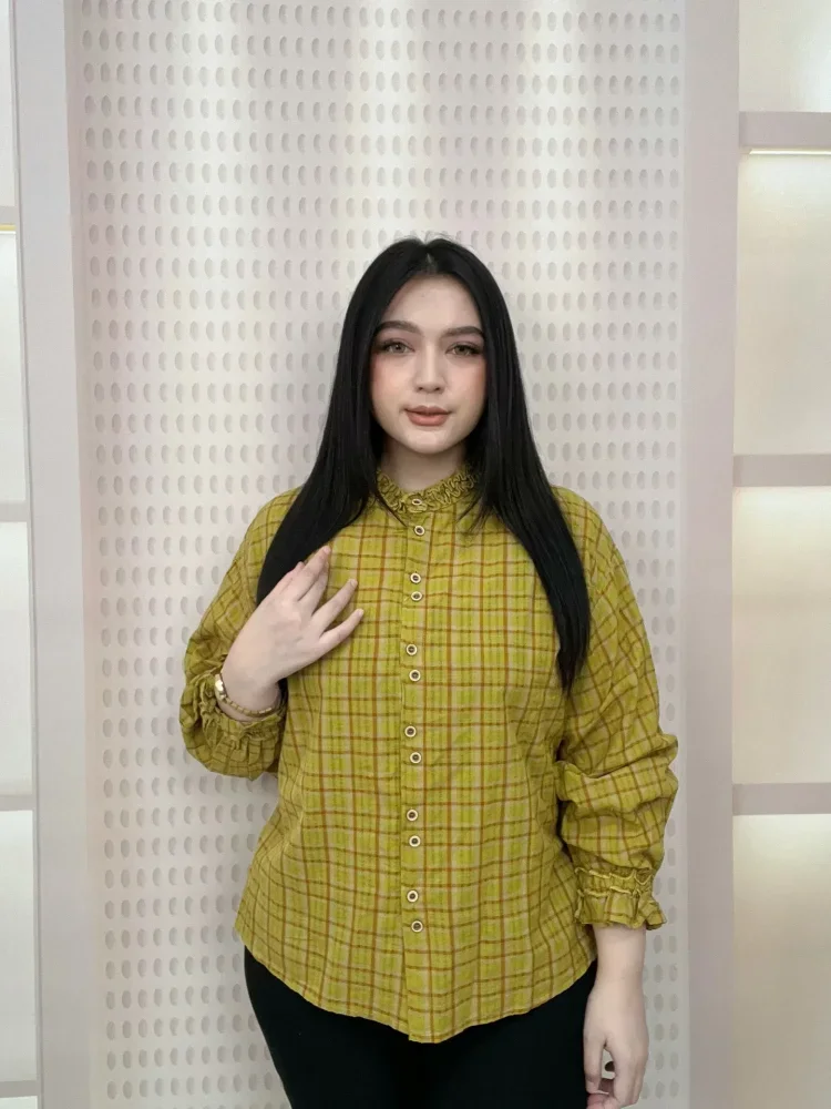 FADFAD Atasan kemeja wanita lengan panjang moitf kotak-kotak aksen ruffle gaya retro casual