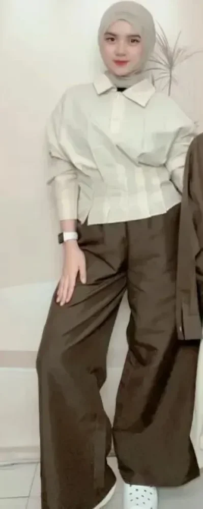 ASAYA Kemeja lengan panjang wanita, model sederhana, dengan desain lipit mewah dipadukan dengan celana panjang polos dalam satu set