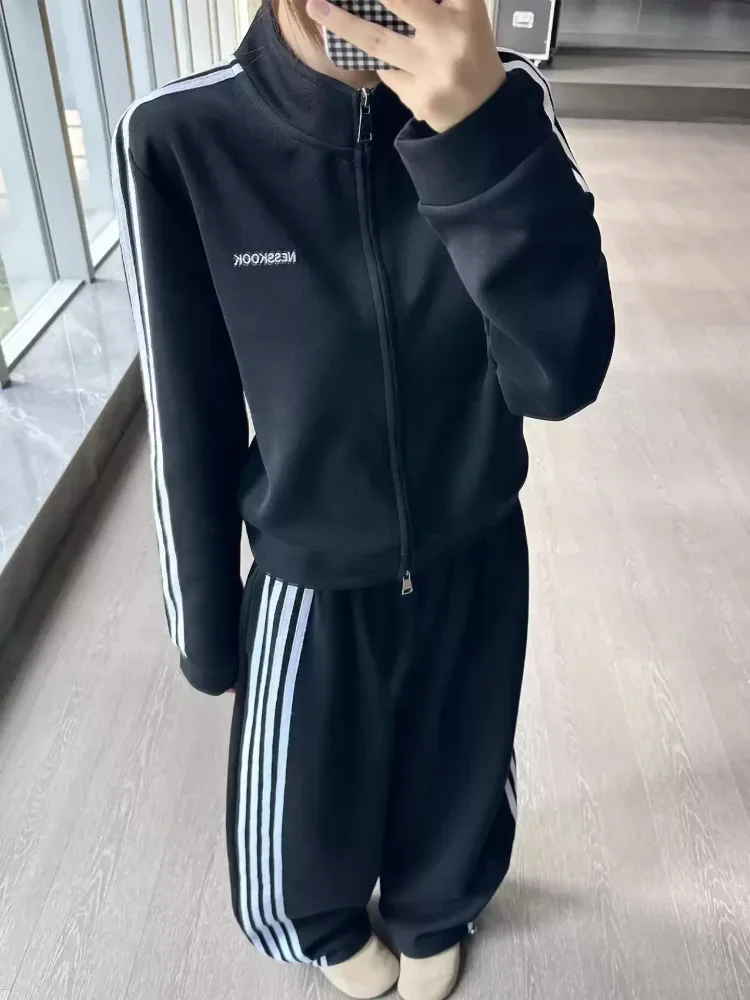 CHICMORE Setelan dua potong sporty atasan lengan panjang dan celana panjang motif striped