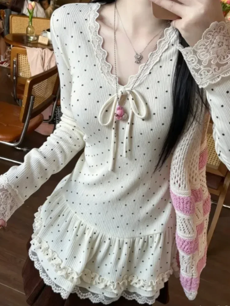 CHICMORE Atasan wanita dengan kerah v neck lengan panjang dengan motif polkadot kekinian ala korea