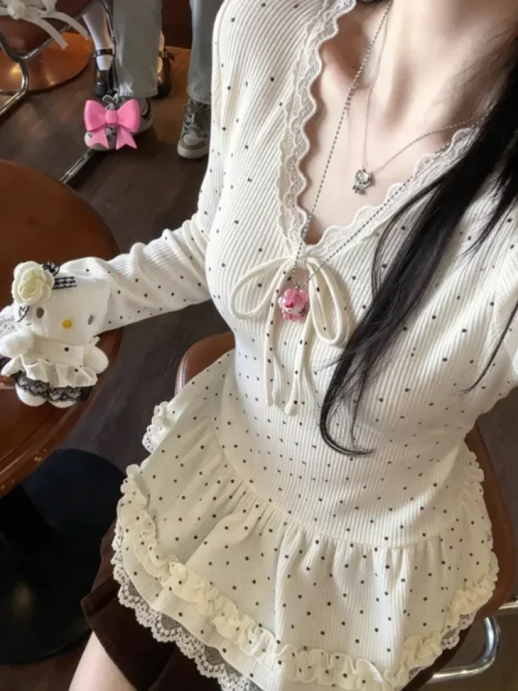 CHICMORE Atasan wanita dengan kerah v neck lengan panjang dengan motif polkadot kekinian ala korea