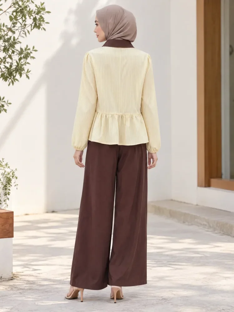 ASAYA Setelan celana modis dengan motif garis vertikal, dipadukan dengan kemeja lengan panjang berkerah, desain pas tubuh, membuat tubuh terlihat lebih ramping.
