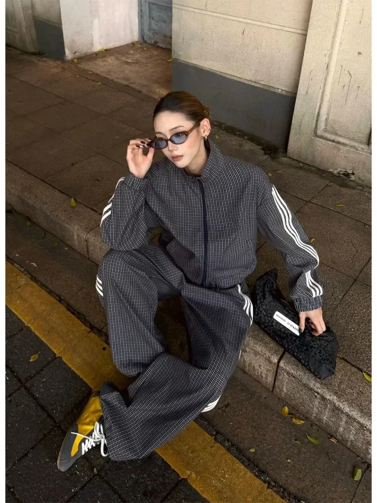 CHICMORE Setelan wanita dua polong atasan jaket longgar lengan panjang model zipper dan celana panjang sporty