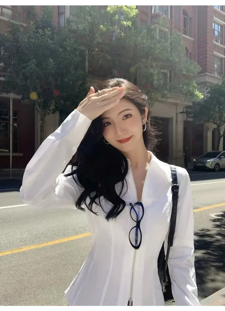 FADFAD Atasan kemeja slim fit dengan ikat pinggang dan resleting ganda gaya kekinian untuk wanita