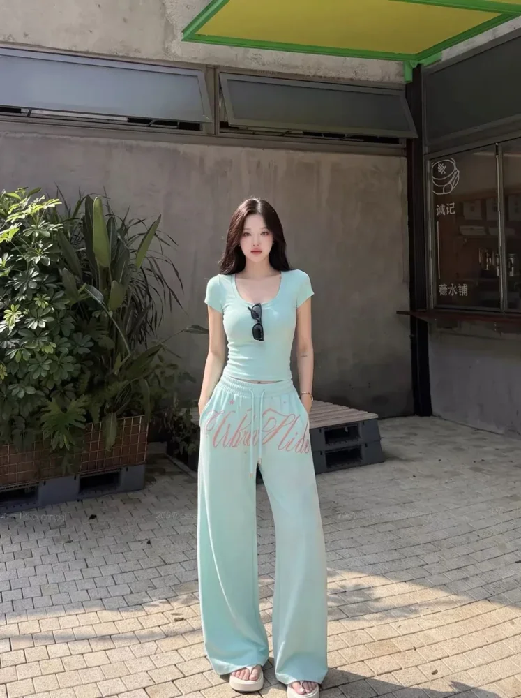 FADFAD Setelan dua potong pakaian wanita bergaya minimalis korea kekinian