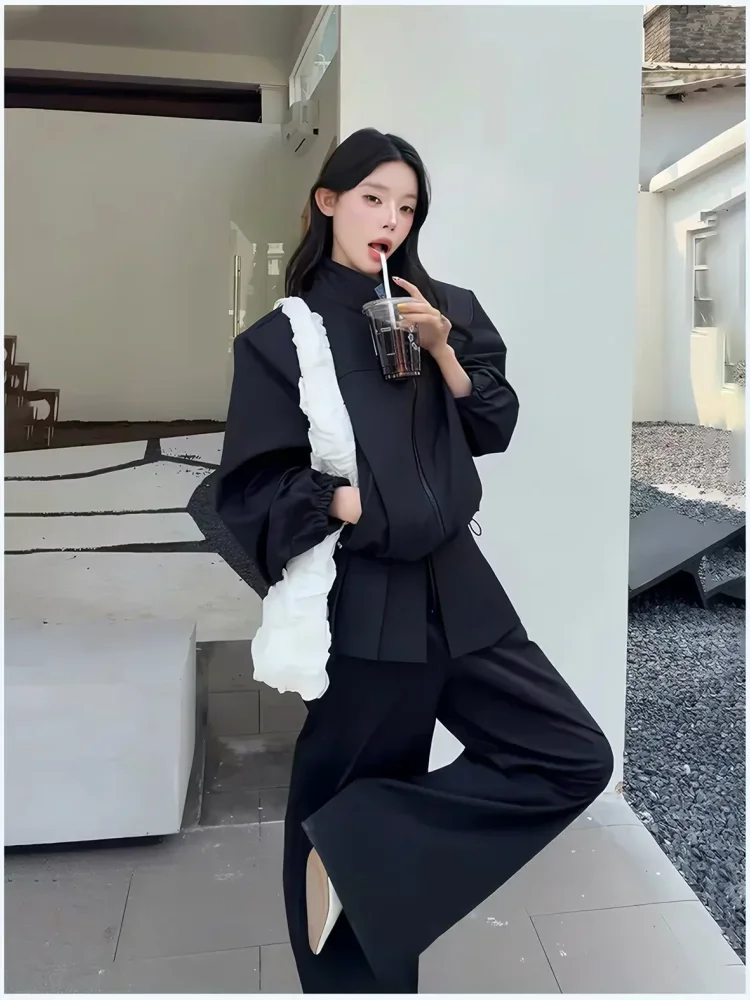 CHICMORE Setelan wanita kasual sporty dengan jaket high neck + celana panjang desain mini pleated skirt