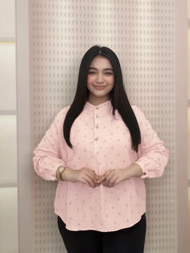 FADFAD Atasan kemeja bermotif lengan panjang kerah tegak dan kancing depan