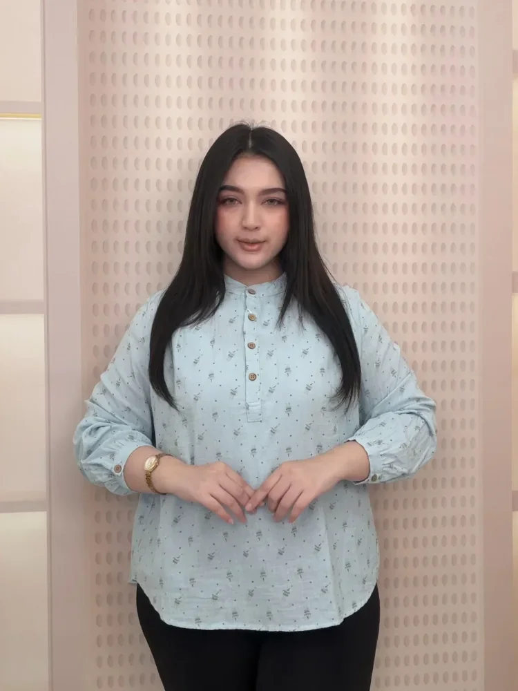 FADFAD Atasan kemeja bermotif lengan panjang kerah tegak dan kancing depan