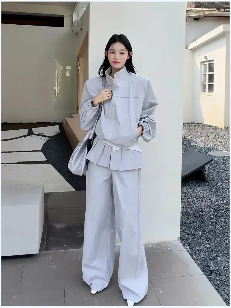 CHICMORE Setelan wanita kasual sporty dengan jaket high neck + celana panjang desain mini pleated skirt