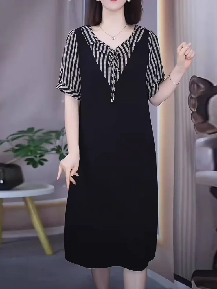 FADFAD Dress midi kerah v neck dengan motif kotak kotak dan lengan pendek gaya kasual simpel