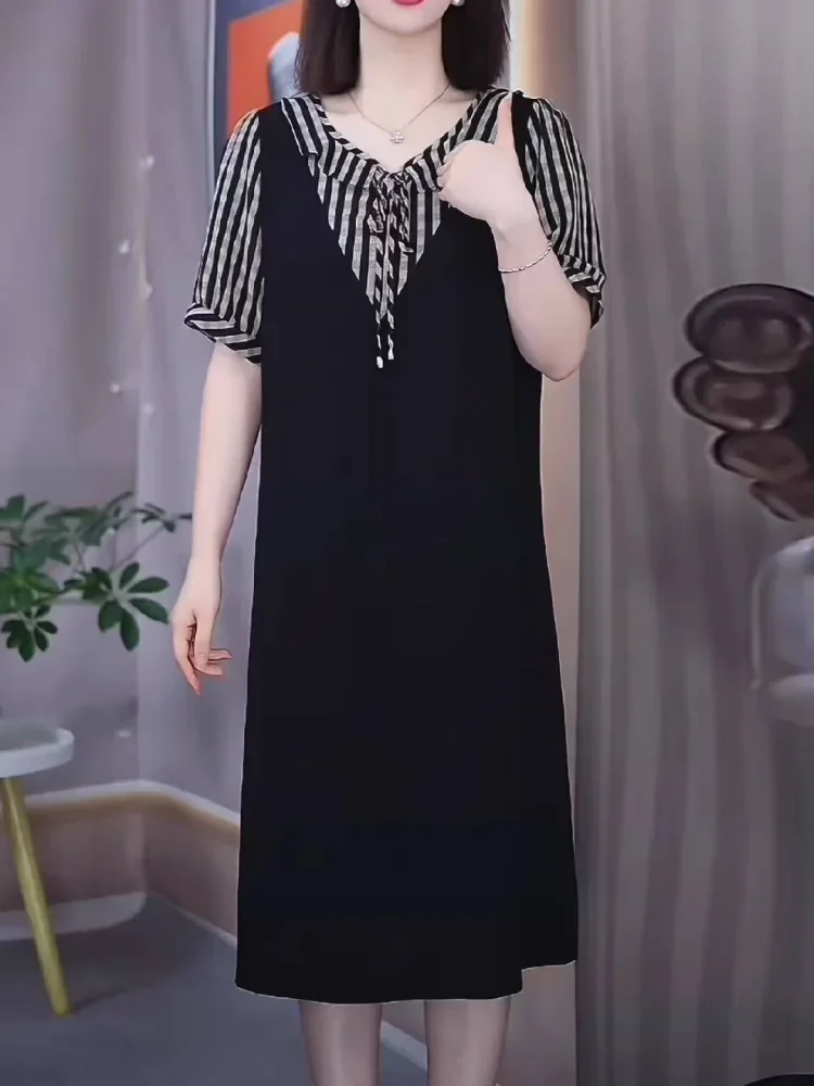 FADFAD Dress midi kerah v neck dengan motif kotak kotak dan lengan pendek gaya kasual simpel