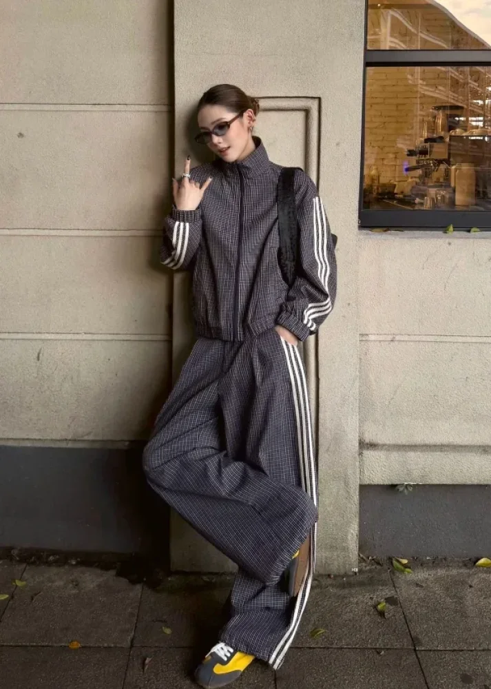 CHICMORE Setelan wanita dua polong atasan jaket longgar lengan panjang model zipper dan celana panjang sporty