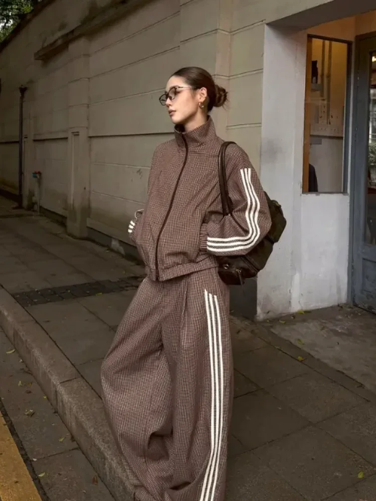 CHICMORE Setelan wanita dua polong atasan jaket longgar lengan panjang model zipper dan celana panjang sporty