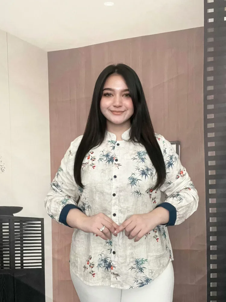 FADFAD Kemeja motif bunga cantik dengan lengan panjang dan kancing aktif sebaris wanita tempramen