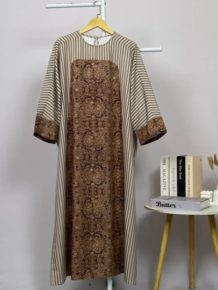 ASAYA Gaun berleher bulat dengan desain patchwork bermotif hijau,