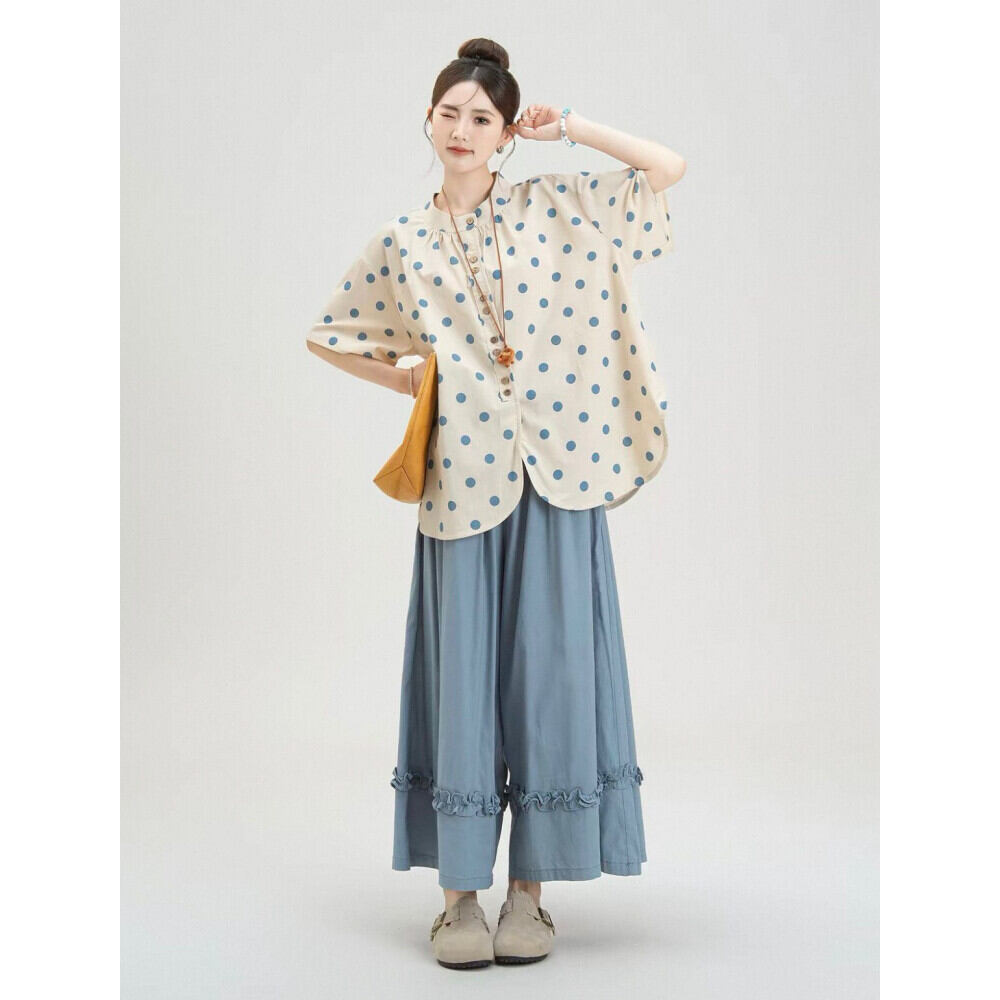 CHICMORE Setelan dua potong model longgar dengan atasan polkadot lengan pendek dan celana kaki lebar