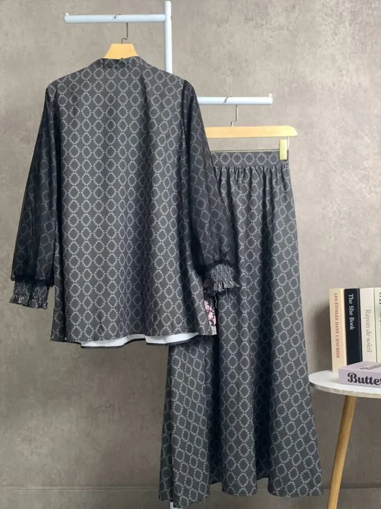 CHICMORE Setelan dua potong atasan dan rok bawah gaya baru dengan motif cetak