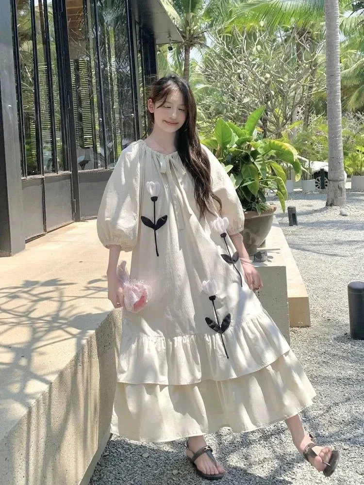 CHICMORE Gaun longgar lengan tiga perempat variasi bunga besar dan manis