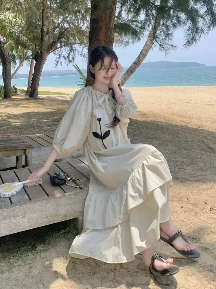 CHICMORE Gaun longgar lengan tiga perempat variasi bunga besar dan manis