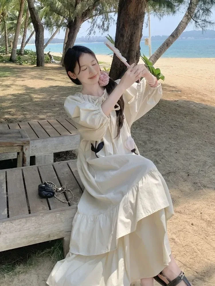 CHICMORE Gaun longgar lengan tiga perempat variasi bunga besar dan manis