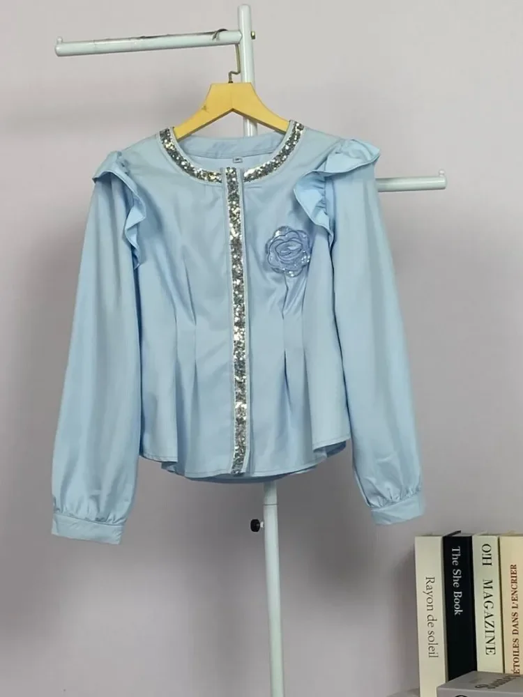 FADFAD Atasan kemeja gaya ramping dengan kerah v dan aksesoris elegant