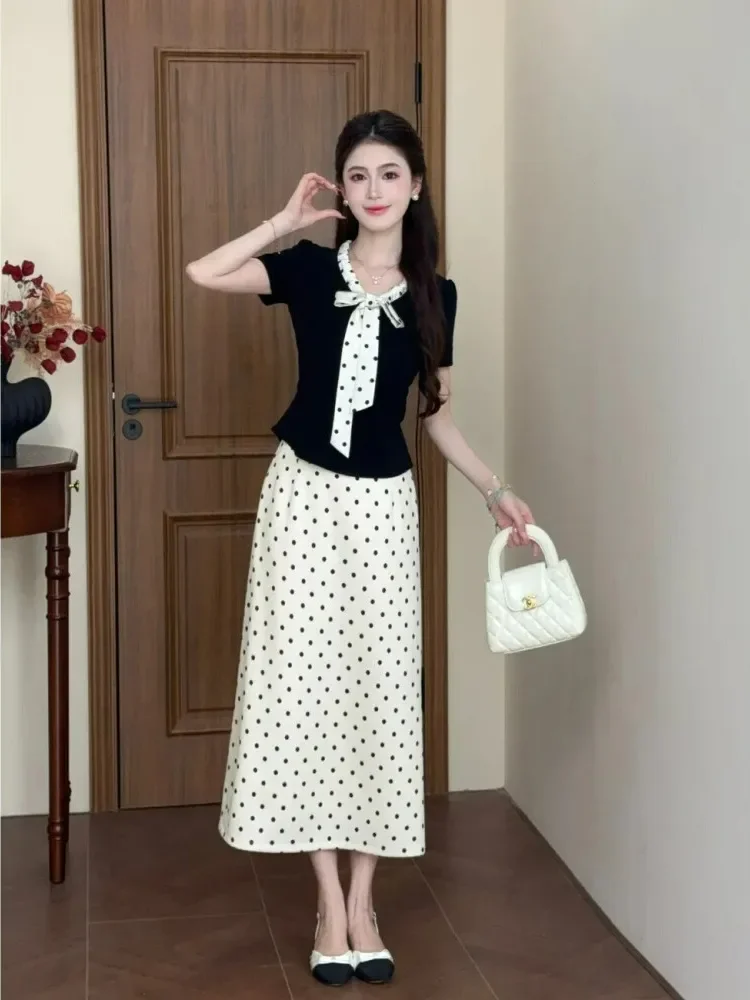 FADFAD Setelan motif polkadot hitam putih dengan atasan lengan pendek dan rok berpita