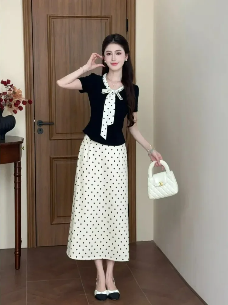 FADFAD Setelan motif polkadot hitam putih dengan atasan lengan pendek dan rok berpita