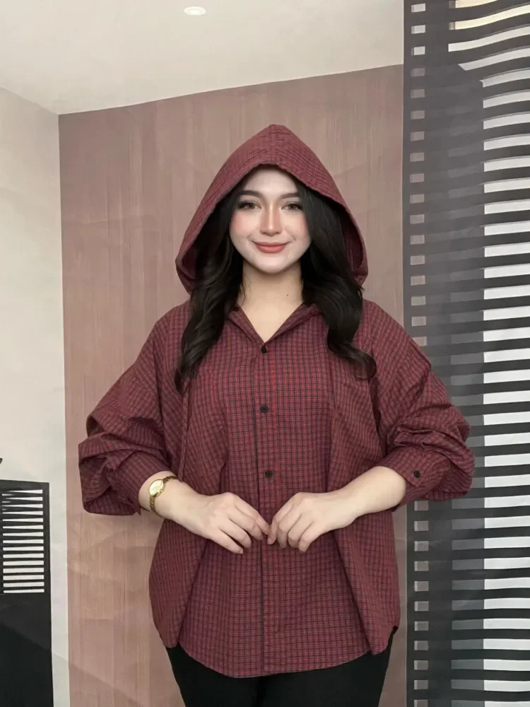 FADFAD Atasan kemeja motif kotak kecil model trendi dengan kancing unik sebaris untuk wanita muda