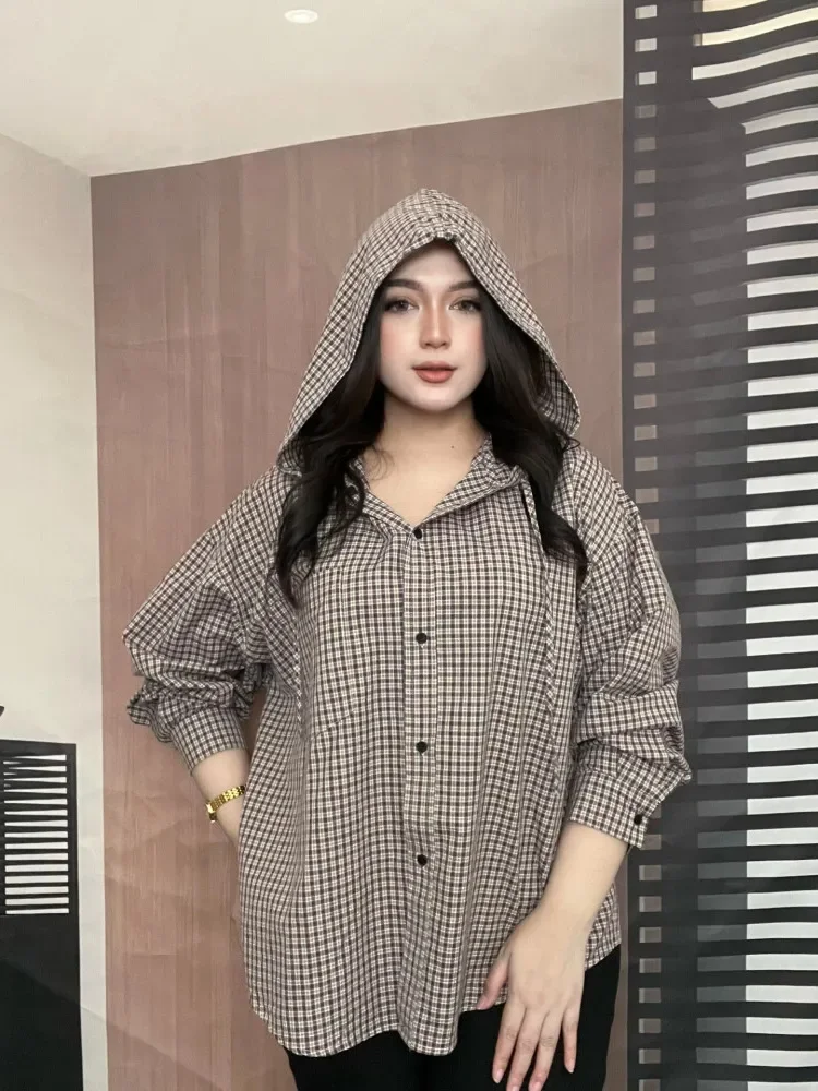 FADFAD Atasan kemeja motif kotak kecil model trendi dengan kancing unik sebaris untuk wanita muda