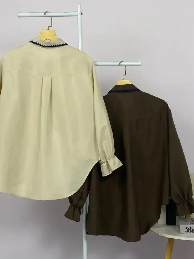 ASAYA Kemeja baru dengan warna kontras, pinggiran bergelombang, dan hem tidak beraturan