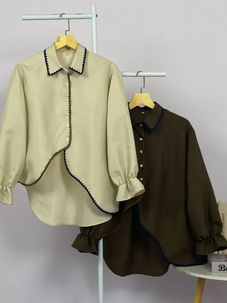 ASAYA Kemeja baru dengan warna kontras, pinggiran bergelombang, dan hem tidak beraturan